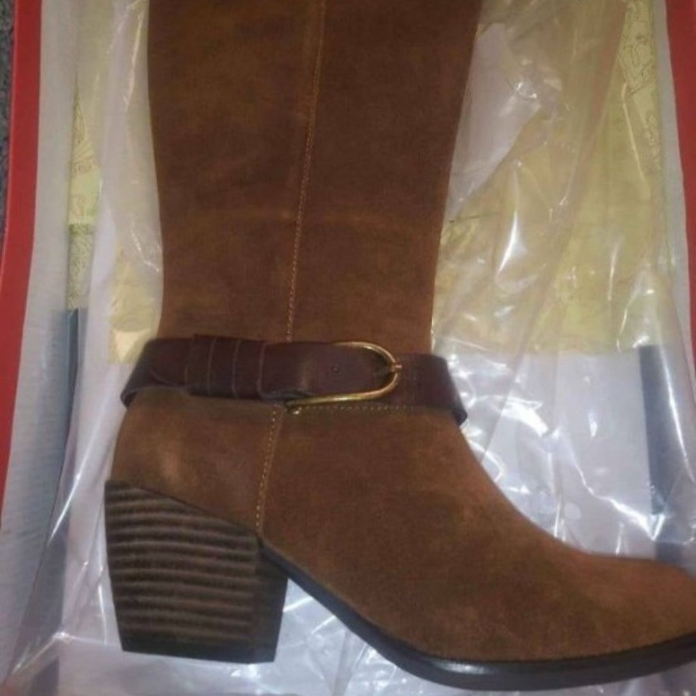 American rag tegan boots size 5 color cognac suede